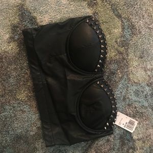 🙋‍♀️Faux Leather strapless top (with spikes)